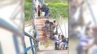 Baru Diresmikan Sebulan Jembatan Kayu Roboh, Ibu dan Anak Tercebur Ke Waduk Saguling
