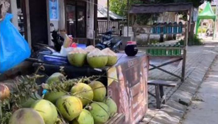 Jalan-jalan di Lombok, Aleix Espargo Takjub Lihat Bensin Eceran dan Emak-emak Bonceng 3
