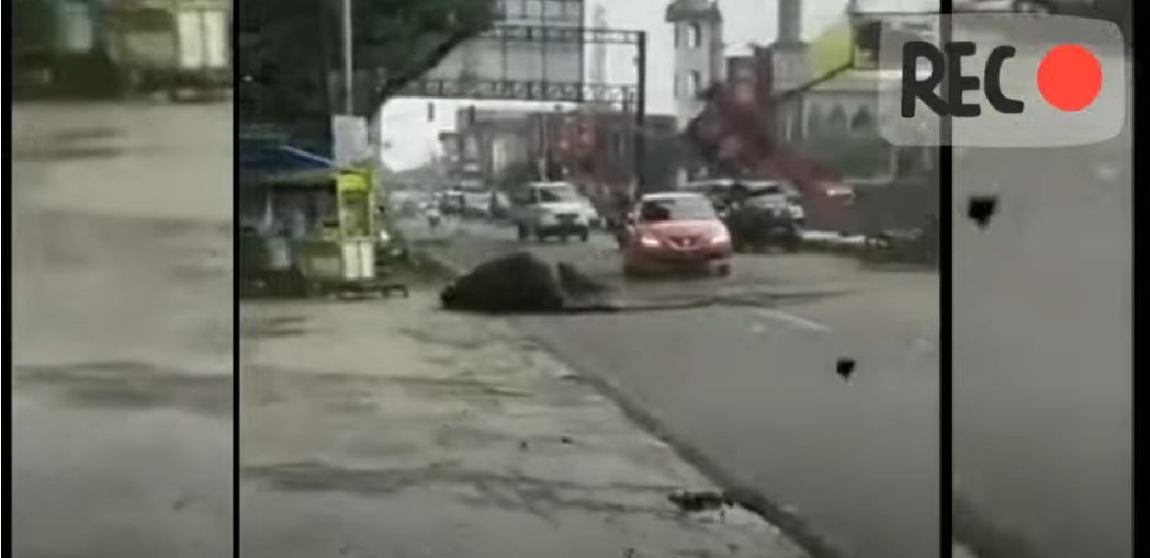 Angin Puting Beliung Terjang Lembang, Tenda Pedagang dan Atap Rumah Beterbangan