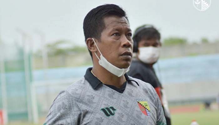 Dihujani Karku Kuning dan Kartu Merah oleh Wasit, Pelatih Persikab: Wasit Rusak  Fair Play