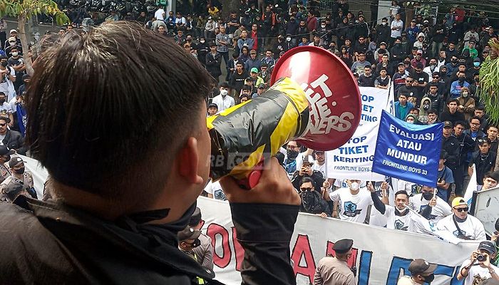 Ratusan Bobotoh Geruduk Graha Persib, Sampaikan 4 Poin Tuntutan Buntut Peristiwa Maut di GBLA 