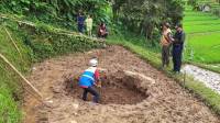 Heboh! Lubang Misterius Tiba-tiba Muncul di Sawah, Begini Penjelasan Pakar Geodesi