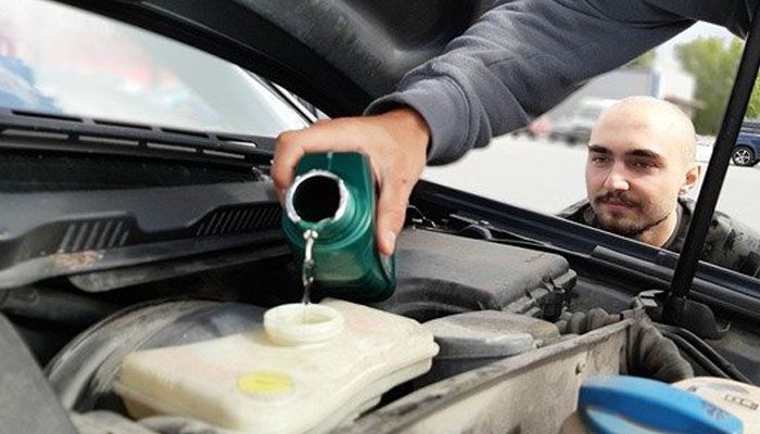 Penting! Kenali Jenis-jenis Oli Agar Mesin Kendaraan Bermotor Jadi Awet