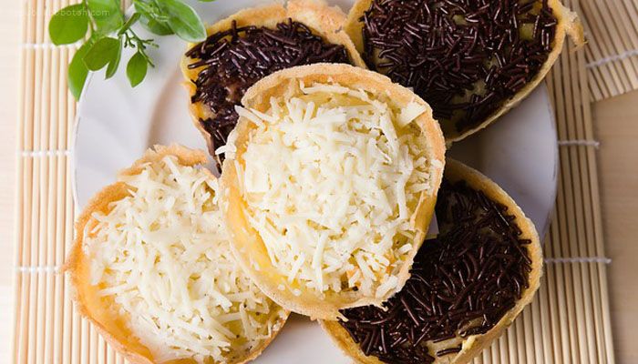 Harganya Bersahabat dengan Kantong, Ini Martabak dan Terang Bulan Jadul yang Terkenal Sejak 1967 
