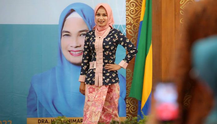 Mantap! Ibu-ibu PKK Kota Bandung Sulap Pakaian Bekas Jadi Kebaya Baru