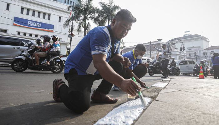 Pemkot Bandung Perbaiki Berbagai Fasilitas Publik hingga Pengecatan Ulang