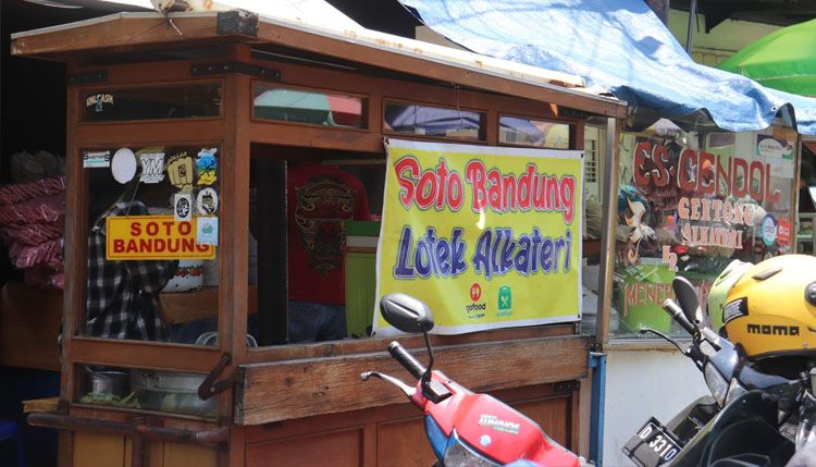 Kuliner Khas yang Legendaris di Bandung, Lotek Alkateri Sudah Ada Sejak Tahun 1988