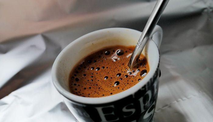 Cara Mudah Bikin Kopi Espresso Nikmat Tanpa Mesin, Asyik Dilakukan di Kantor Sebelum Bekerja