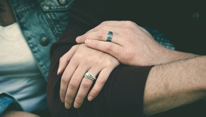 Penting Diketahui, Manfaat Berhubungan Seks Rutin dengan Pasangan
