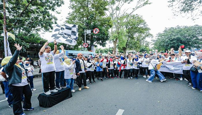 Pandemi Reda, Wali Kota Bandung Ajak Warga Giat Berolahraga