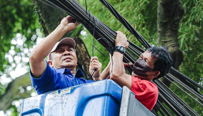 Antisipasi Terjadi Kecelakaan, Pemkot Bandung Lakukan Lagi Penertiban Kabel