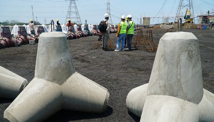 PLN Kelola FABA 1,45 Juta Ton di Semester I 2023, Warga Manfaatkan Jadi Batako hingga Tanggul Laut
