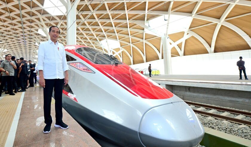 Presiden Jokowi Jajal Kereta Cepat Jakarta-Bandung Cuma Butuh Waktu 41 Menit,  Warga Bandung Bisa Dapatkan Tiket Gratis