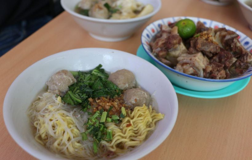Awas Isinya Bisa Meledak, Lontongnya Bikin Kenyang, Itulah Bakso Sedjahtera