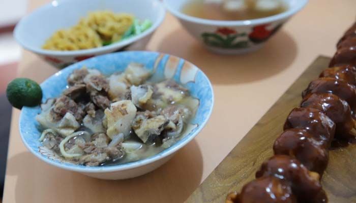 Baru Dibuka, Bakso Sedjahtera Langsung Jadi Target Kuliner di Bandung