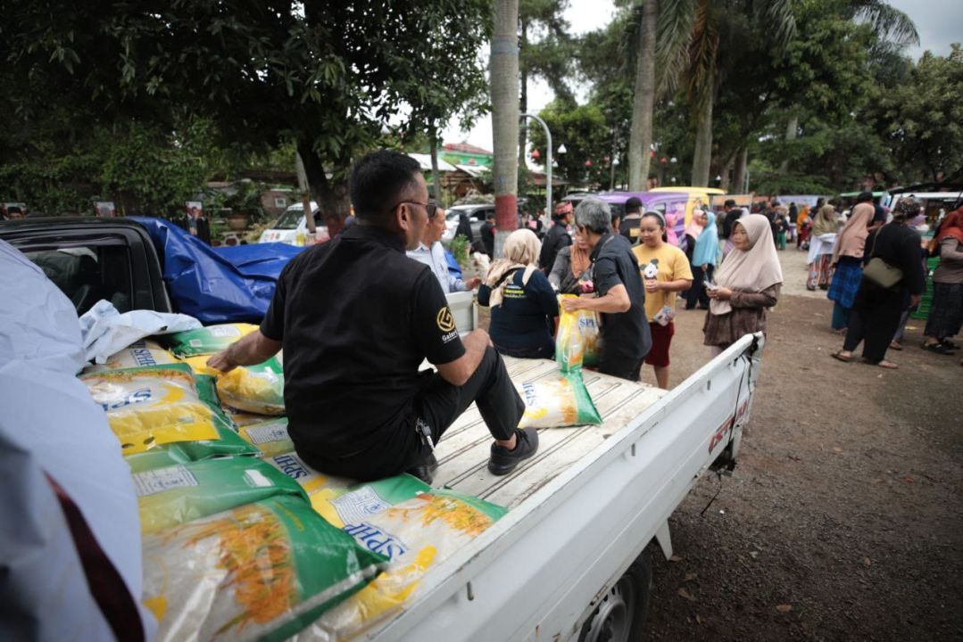 Gerakan Pangan Murah On The Road Diserbu Warga
