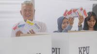 Pj Wali Kota Bandung Salurkan Hak Pilihnya, Berharap Pemilu 2024 Berjalan Jujur, Adil, dan Kondusif