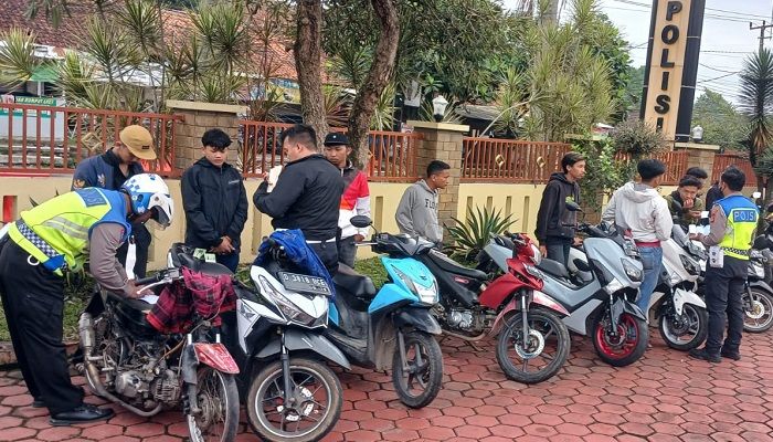 Polresta Bandung Bubarkan Balap Liar, 17 Orang Diamankan