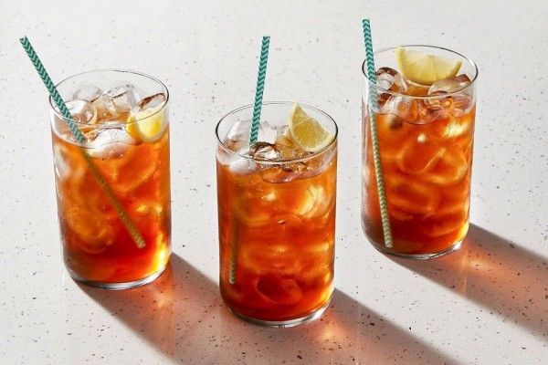 Hindari Minum Es Teh Manis saat Berbuka Puasa