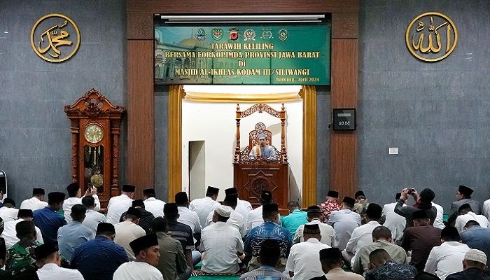 Tarawih Keliling, Sekda Herman Suryatman Silaturahmi dengan Forkopimda Jabar 
