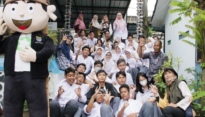 Dukung Pemberlakuan Jam Malam bagi Pelajar, Farhan:  Tunggu Saja Surat Edarannya