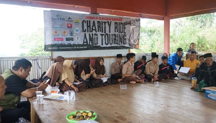 Charity Ride and Touring, Jurnalis Olahraga Bandung Gelar Aksi Sosial di SMP Pasir Pilar Pangandaran