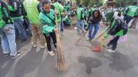 Komunitas Ojol lakukan Aksi Bebersih Kawasan Jalan Diponegoro, Ini Bentuk Kanyaah, Kadeudeuh Untuk Kota Bandung