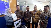 Hari Pelanggan Nasional, Direksi BTN Sapa Nasabah di Kantor Cabang Bandung