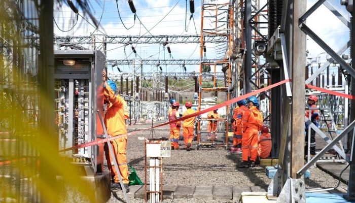 Momentum Hari Kesaktian Pancasila, PLN UPT Bandung Lakukan Pembebasan dan Pemberian Tegangan PMS Rel A Bay IBT 1 GI 150 kV Wayangwindu