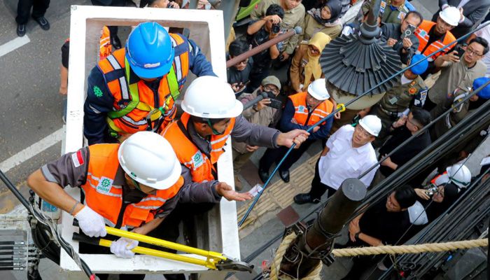Pemkot Bandung Resmi Mulai Penurunan Kabel Udara dan Migrasi ke Jaringan Bawah Tanah di 104 Ruas Jalan