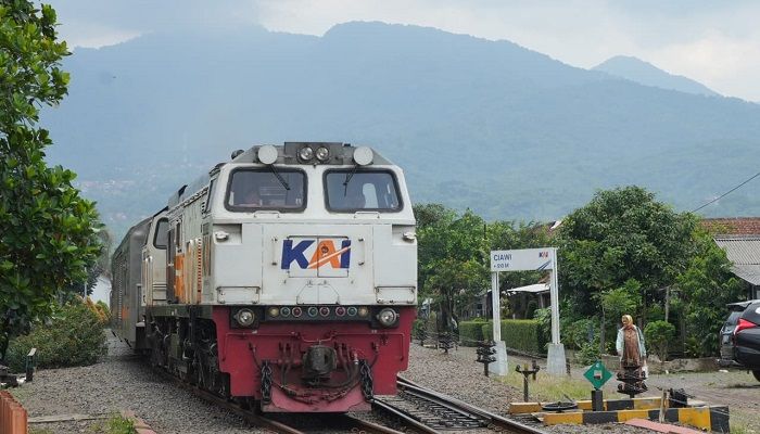Sejumlah KA Dialihkan Lewat wilayah Daop 2 Bandung Imbas Gangguan Perjalanan KA di Stasiun Bumiayu