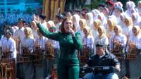 Ade Astrid hingga Ratusan Seniman Ramaikan Bandung Kota Angklung Festival 2026