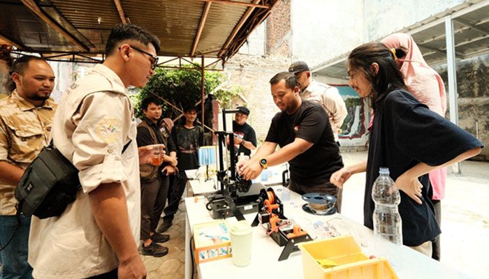 Kolaborasi ITB dan Komunitas Masagi Cibogo Ubah Limbah Botol PET Menjadi Produk Kreatif 3D Printing