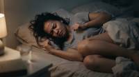 Kebiasaan Buruk Sebelum Tidur yang Bisa Mengganggu Kualitas Istirahat, Sering Dilakukan Tanpa Sadar