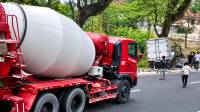 Truk Colt Diesel Diduga Rem Blong di Turunan Nagreg, Sopir dan Kenek Alami Luka Serius